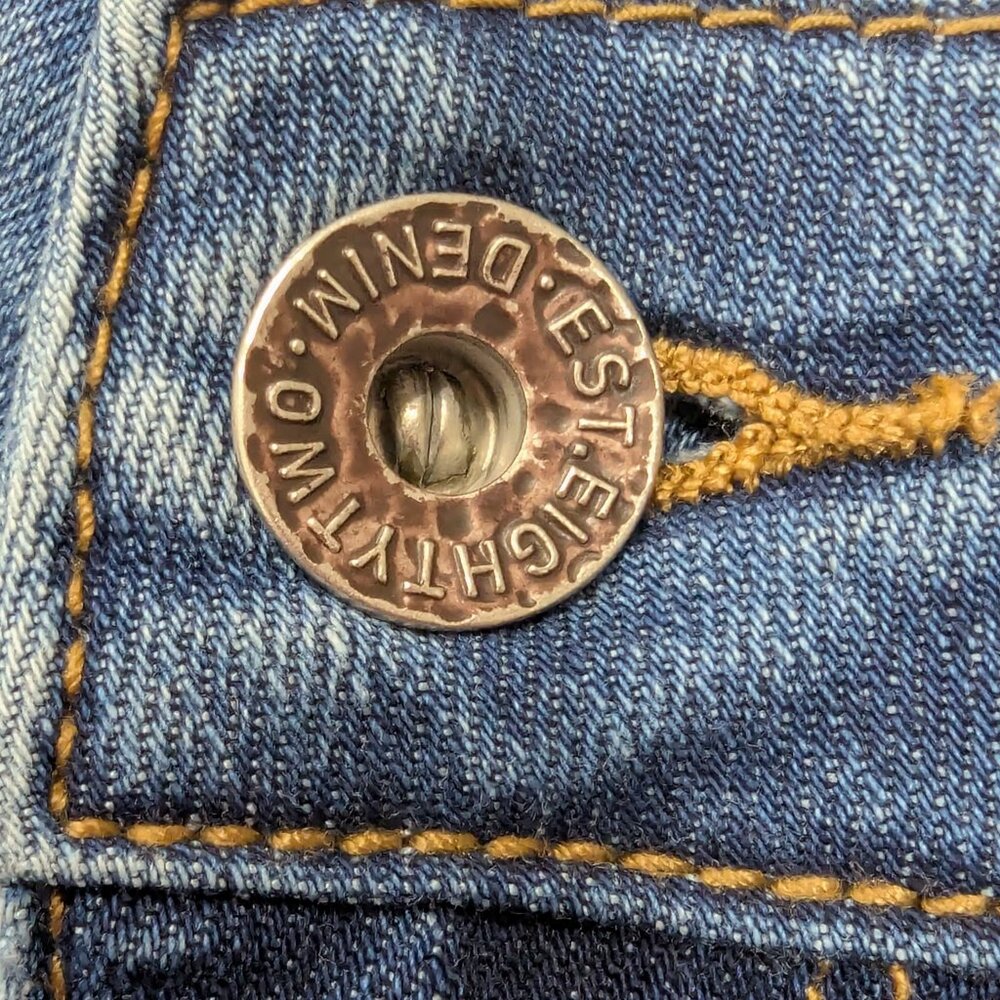 Eighty Two Women's Blue Jeans Size 1 - Picture 9 of 16